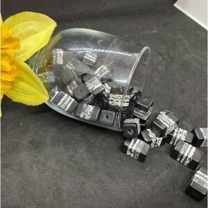 Black-and-white rectangle beads for jewelry making